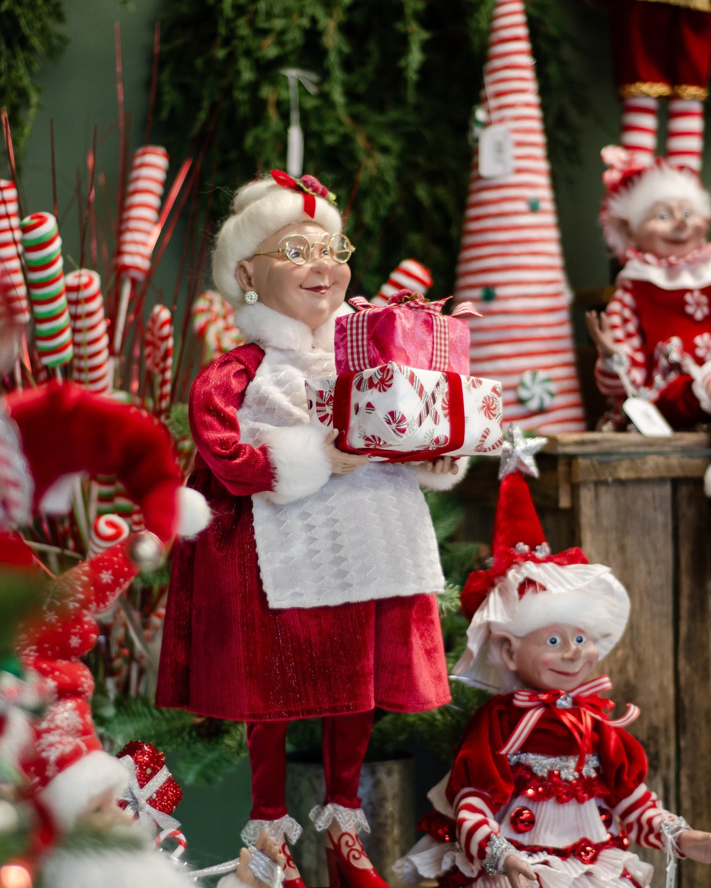 Mrs Claus with Gifts - SEPTEMBER ARRIVAL