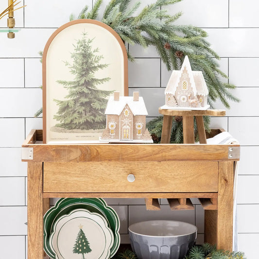 Gingerbread Chalet House - SEPTEMBER ARRIVAL