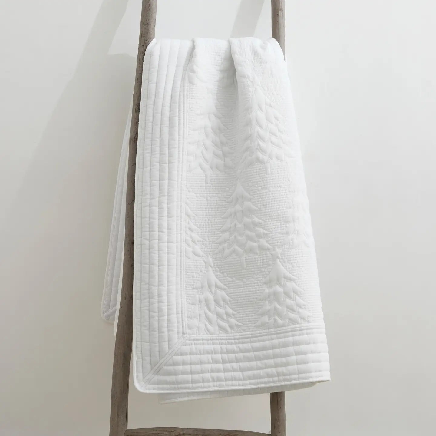 Winter White Christmas Tree Quilted Throw